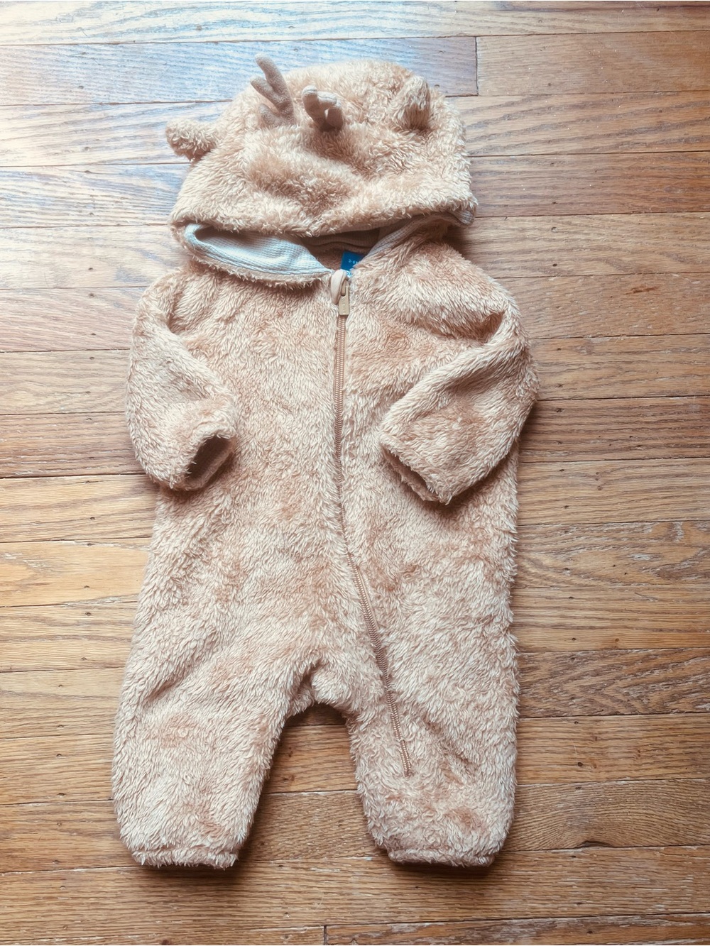 Old Navy One piece Zip Up Fuzzy Jumper with Reindeer Hood size 3-6 month